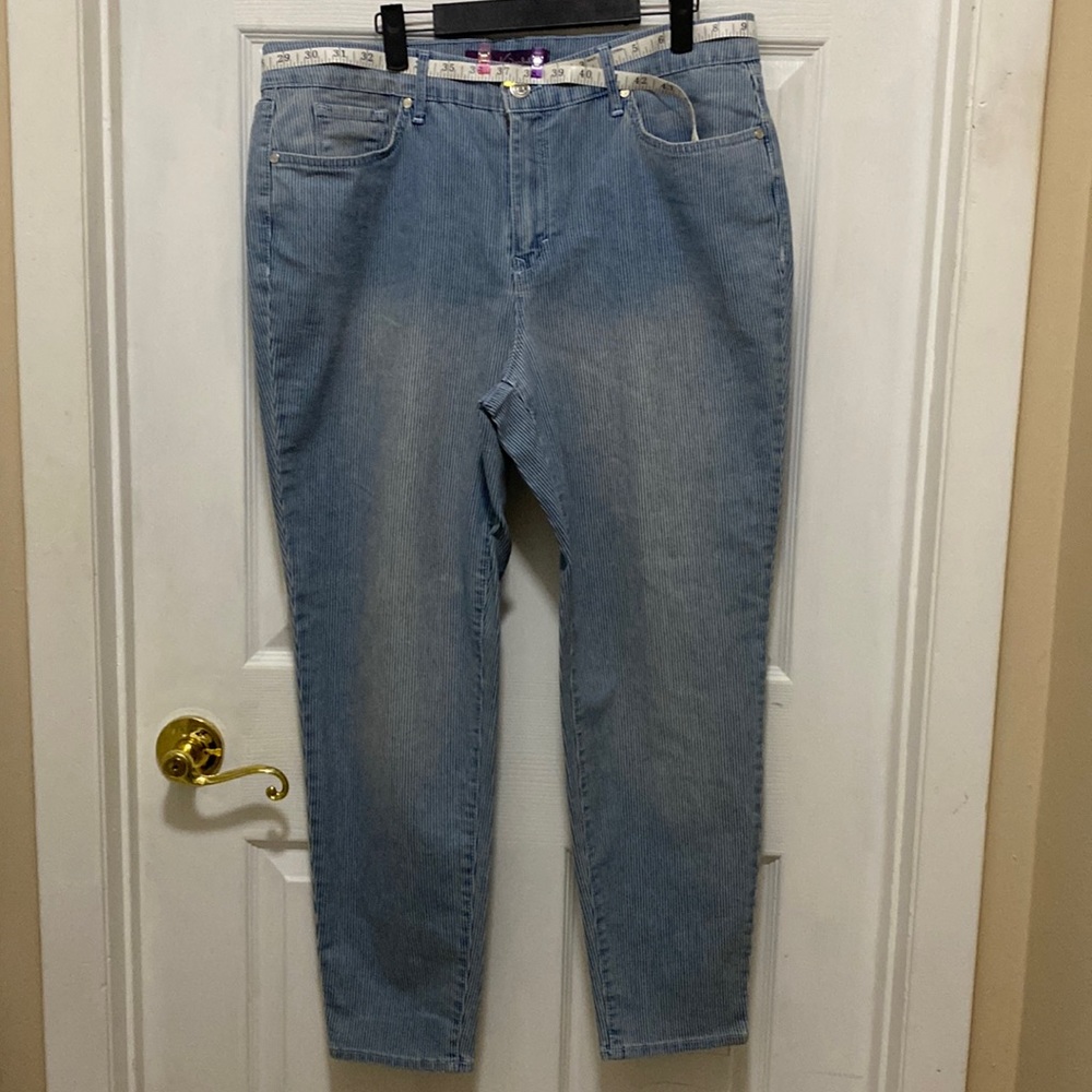 Gloria Vanderbilt pant